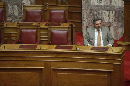 «Ναι» από ΠΑΣΟΚ, ΝΔ στο νομοσχέδιο για τη διατήρηση ηλεκτρονικών δεδομένων