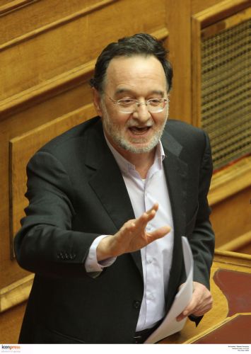 Σχεδόν μόνη απέμεινε η κυβέρνηση να διαψεύδει την ανάγκη αναδιάρθρωσης, λέει ο ΣΥΡΙΖΑ