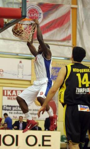 Ο Ίκαρος νίκησε 64-62 τον Άρη με τρίποντο του ΜακΑλάρνι στο φινάλε