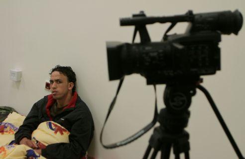 Αρνητικοί οι μετανάστες στη μετακίνησή τους από το κτίριο της Νομικής