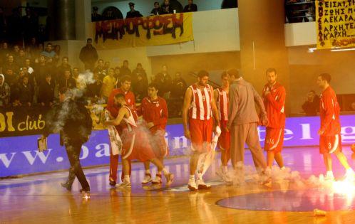 Με… δάκρυα και ιδρώτα ο Ολυμπιακός 79-74 την ΑΕΚ στα Λιόσια