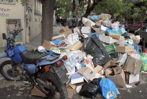 Με σκουπίδια στους δρόμους ανέλαβε καθήκοντα ο νέος αντιδήμαρχος Καθαριότητας στη Θεσσαλονίκη