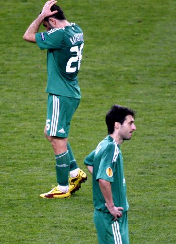 Τραυματίστηκε στον ώμο ο «Κάρα» και τρέχει να προλάβει τον Άρη