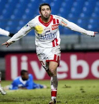 Την απόκτηση του επιθετικού Μονζέφ Ζερκά ανακοίνωσε ο Ηρακλής