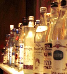 Επιβεβαιώνονται τα καρδιαγγειακά οφέλη της μετριοπαθούς κατανάλωσης αλκοόλ