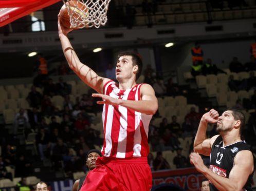 Στον τελικό του Κυπέλλου ο Ολυμπιακός με περίπατο επί του ΠΑΟΚ