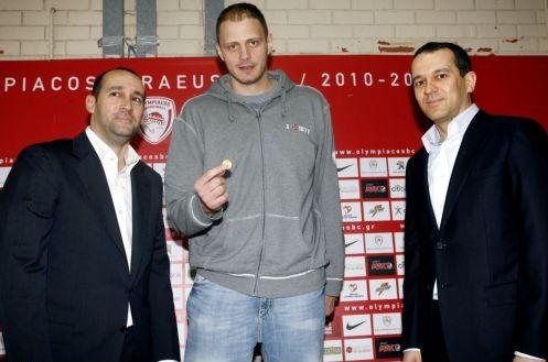 «Συνεχίστε έτσι» το μήνυμα του Αγγελόπουλου στους παίκτες