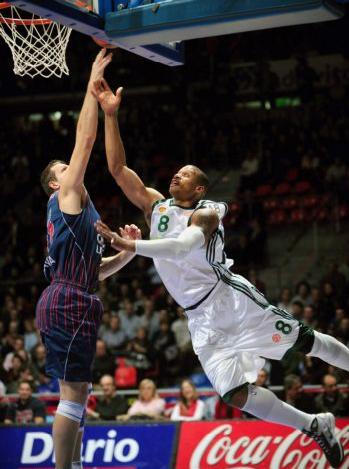 Για το +8 με την Κάχα ο ΠΑΟ, για τη νίκη στη Βαλένθια ο ΟΣΦΠ