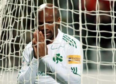 Ξαφνικό πρόβλημα με Μπουμσόνγκ, αποχώρησε από την προπόνηση