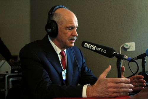 Να οδεύσει χωρίς βία η Αίγυπτος προς τη δημοκρατία, τόνισε ο Γ.Παπανδρέου