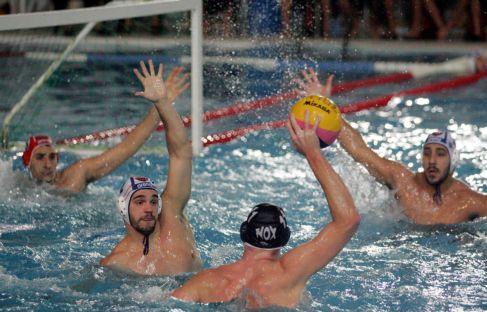 Ήττα του Πανιωνίου με 12-9 από την Χόνβεντ στον πρώτο ημιτελικό του LEN Trophy