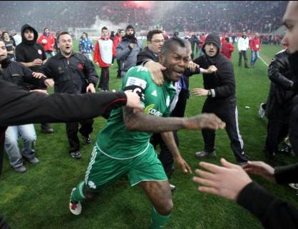 Μία αγωνιστική κεκλεισμένων και πρόστιμο 140.000 ευρώ στον Ολυμπιακό