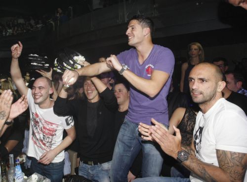 Γλέντησαν οι παίκτες του Ολυμπιακού για το +10