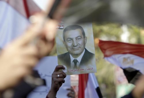 Απαγόρευση εξόδου από την Αίγυπτο διέταξε ο εισαγγελέας για τον Χόσνι Μουμπάρακ