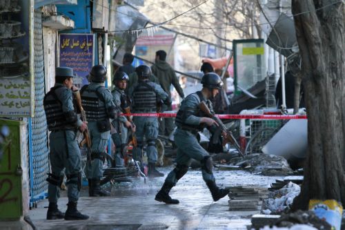 Τουλάχιστον δέκα νεκροί στο Αφγανιστάν από την έκρηξη δύο βομβών