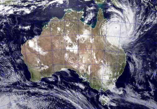 Καταστροφικός κυκλώνας πλήττει τις βορειοανατολικές ακτές της Αυστραλίας