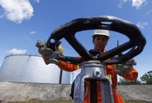 Πάνω από τα 104 δολάρια το Μπρεντ εν μέσω ανησυχιών για τη Μέση Ανατολή