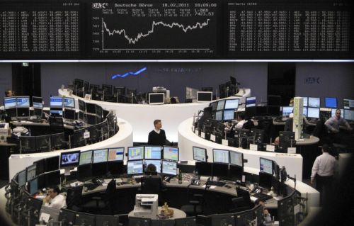 Μεικτά πρόσημα στις ευρωπαϊκές αγορές, άνοδος στη Γουόλ Στριτ την Παρασκευή