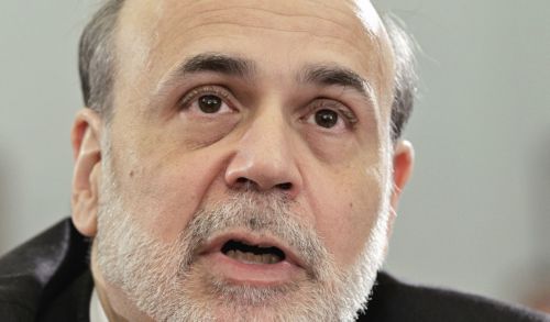 Αναθεωρεί προς τα πάνω την εκτίμηση για το ΑΕΠ η Fed, επιφυλακτική για ανεργία