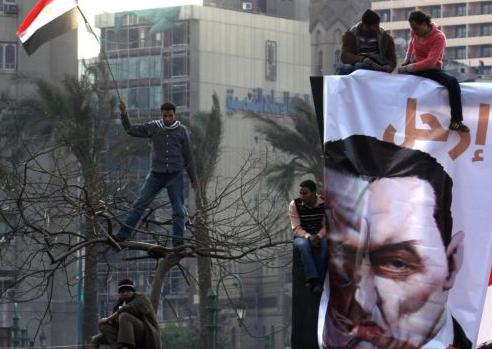 Εντείνονται οι διεθνείς πιέσεις για επίσπευση των μεταρρυθμίσεων στην Αίγυπτο