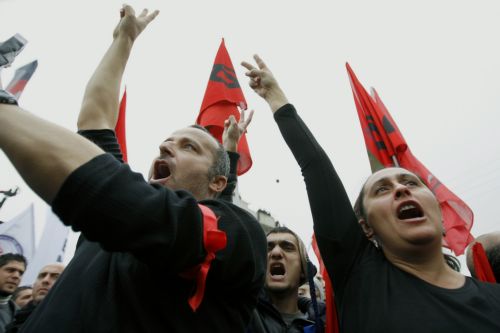 Οι Τουρκοκύπριοι καταπιέζονται από εποίκους και Αγκυρα, δηλώνει η Αθήνα με αφορμή τις διαδηλώσεις