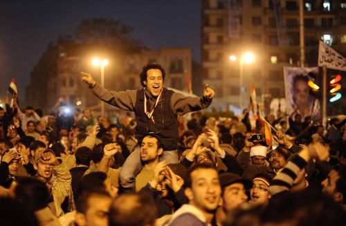 «Ομαλή μετάβαση εξουσίας» ζητά η διεθνής κοινότητα μετά την παραίτηση Μουμπάρακ