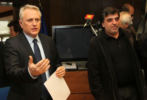 Αντίθετη η ΑΔΕΔΥ με την αύξηση των ωρών εργασίας στο Δημόσιο