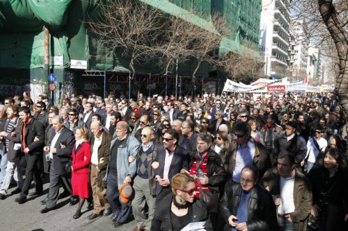 Ογκώδες το πανιατρικό συλλαλητήριο με αίτημα την απόσυρση του νομοσχεδίου