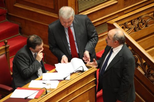 Προειδοποίηση Πρωτόπαπα προς υπουργούς για «βέτο» της ΚΟ σε μη συμφωνημένες διατάξεις