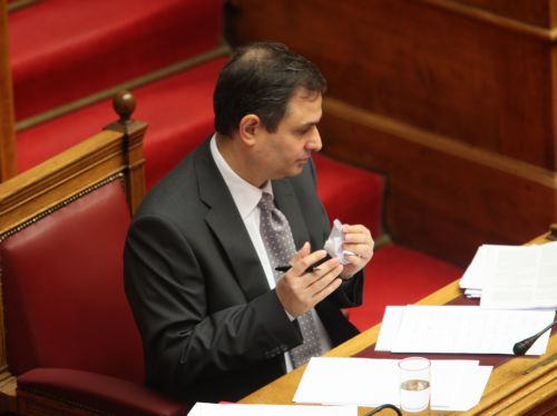 Η κυβέρνηση επικροτεί κάθε πρωτοβουλία για ένα ισχυρότερο τραπεζικό σύστημα, δηλώνει ο Φ.Σαχινίδης