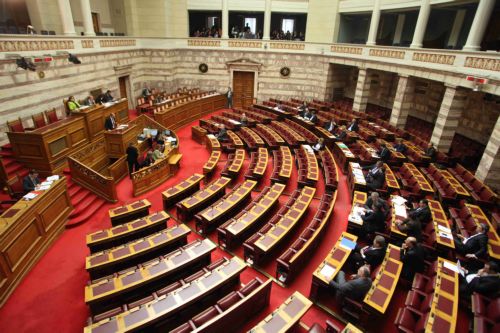 Υπερψηφίστηκε στην Ολομέλεια της Βουλής το νομοσχέδιο για τα κλειστά επαγγέλματα