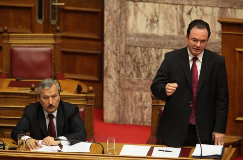 «Η ύφεση ρηχαίνει, βγαίνουμε από το τούνελ» υποστηρίζει ο Γ.Παπακωνσταντίνου