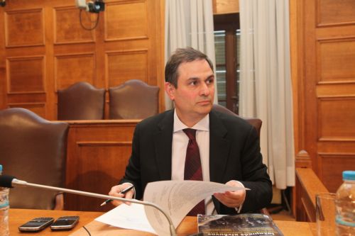 Ενστάσεις και από βουλευτές του ΠΑΣΟΚ στο νομοσχέδιο για τα κλειστά επαγγέλματα