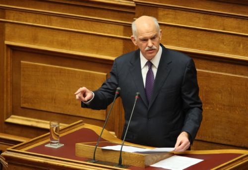 Σκληρή κόντρα Γ.Παπανδρέου – Αλ.Τσίπρα στη Βουλή με προσωπικές επιθέσεις