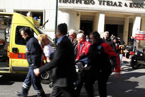 Κατάληψη στο υπουργείο Υγείας από γιατρούς, ζητούν απόσυρση του νομοσχεδίου