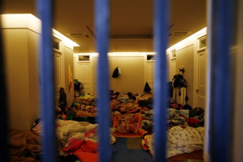 Ευρώ και παράνομη μετανάστευση, η «διπλή τραγωδία της Ελλάδας» γράφει ο Economist