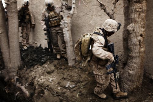 Αιματηρές στρατιωτικές επιχειρήσεις με 64 νεκρούς στο Αφγανιστάν το τετραήμερο