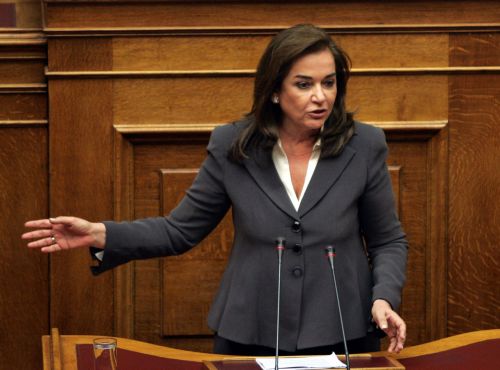 Θετική η Ντόρα Μπακογιάννη σε διάλογο για το τριετές δημοσιονομικό πλαίσιο