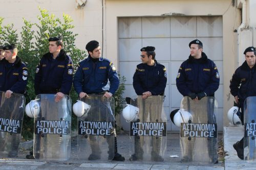 Μετ’ εμποδίων διεξάγεται η δίκη των κατηγορούμενων για συμμετοχή στους «Πυρήνες»