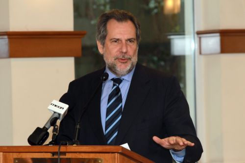 «Οι παράνομοι μετανάστες θα απελαθούν» δηλώνει ο Χρήστος Παπουτσής