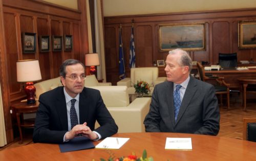 Η έλλειψη ρευστότητας στην αγορά επί τάπητος στη συνάντηση Σαμαρά με τον διοικητή της ΤτΕ