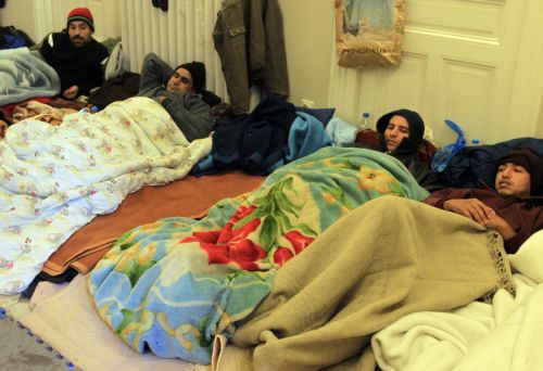 Αρνούνται την εξέταση από γιατρούς και την μετεγκατάσταση οι μετανάστες απεργοί πείνας