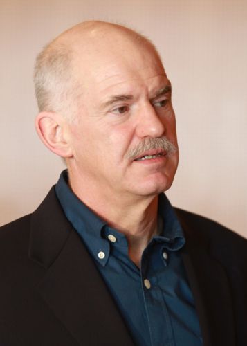 Συνεδρίαση Εθνικού και Πολιτικού Συμβουλίου του ΠΑΣΟΚ μετά τις δηλώσεις-«βόμβα» της τρόικας