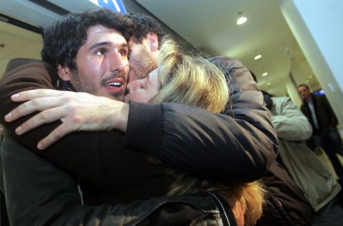 Επαναπατρίστηκαν 220 Ελληνες από τη Λιβύη με τα C130 – Αγωνία για τους εγκλωβισμένους στη Σαχάρα