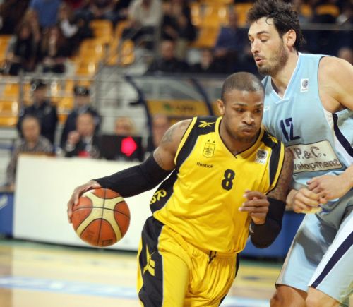 Τέλος ο Τάκερ από την ομάδα μπάσκετ του Άρη