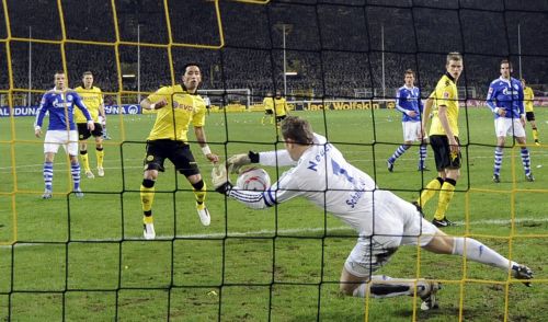 Στο 0-0 έμειναν Ντόρντμουντ και Σάλκε