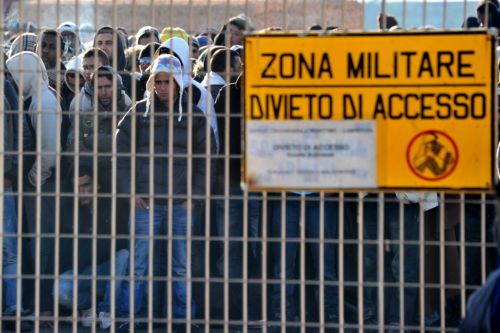 Αποστολή της Frontex στην Ιταλία για να φρενάρει το κύμα Τυνήσιων μεταναστών