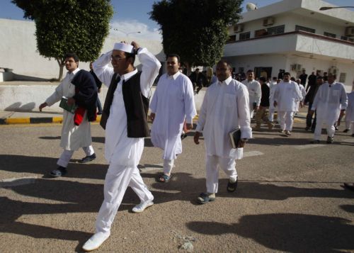 Στους δρόμους οι Λίβυοι ζητώντας την απομάκρυνση Γκαντάφι
