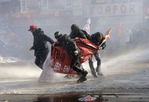 Διαδήλωση στην Άγκυρα κατά νομοσχεδίου για αλλαγές στα εργασιακά