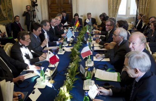 Σύσσωμη η ΕΕ να αντιμετωπίσει το θέμα των προσφύγων, ζητούν οι Ευρωπαίοι υπουργοί